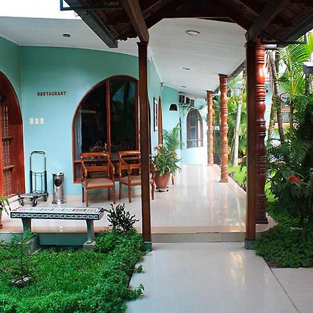 Hotel & Suites La Posada De Lobo Iquitos Buitenkant foto
