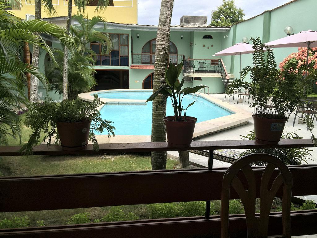 Hotel & Suites La Posada De Lobo Iquitos Buitenkant foto